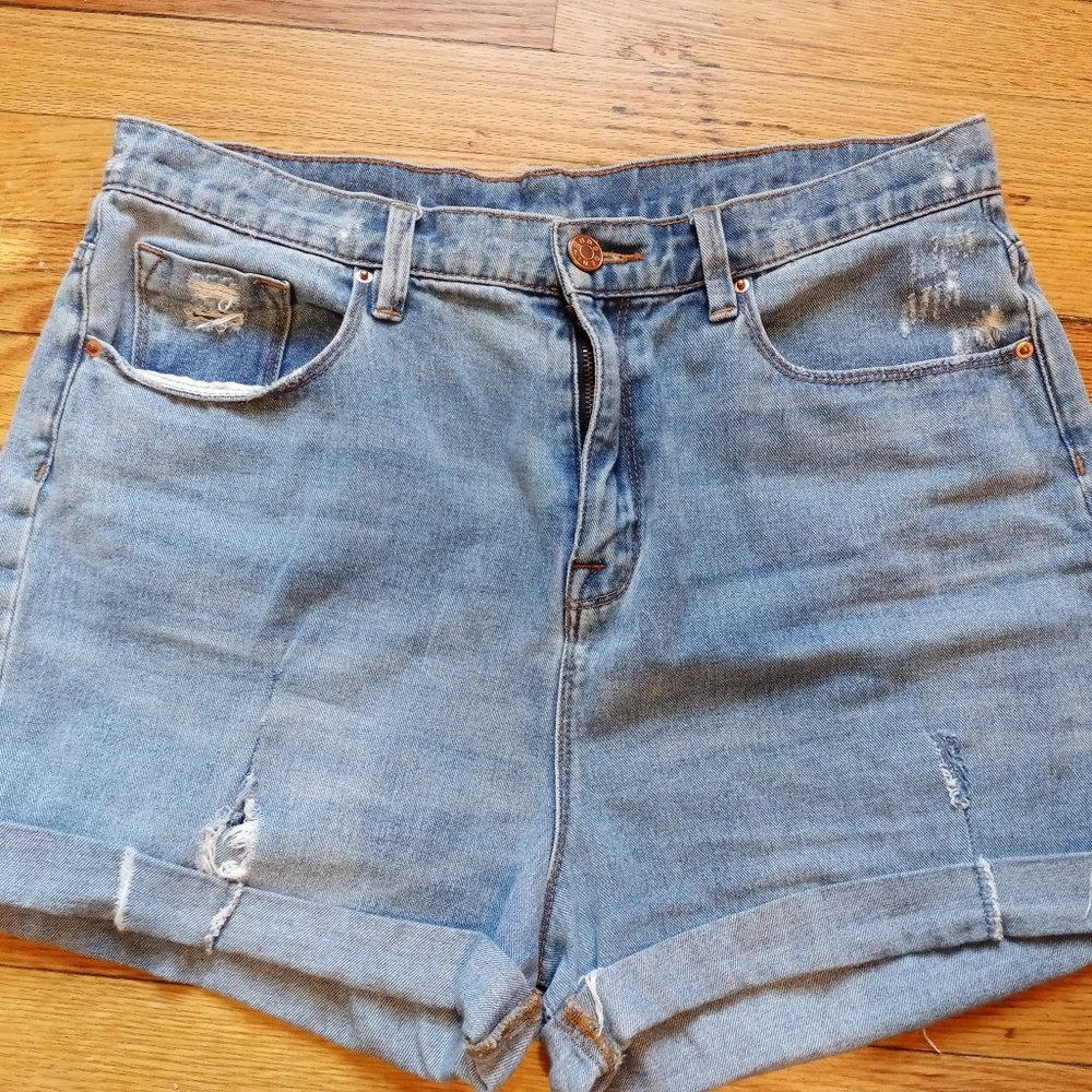 BDG 32" High Rise Mom Jean